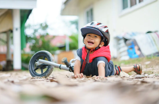 Chiêm bao về hồi bé tập xe bị ngã